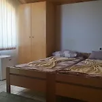 Famili Barba Yani Отель *