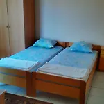 Famili Barba Yani Отель *