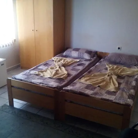 Szálloda Famili Barba Yani