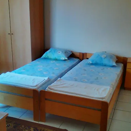 Famili Barba Yani Szálloda *