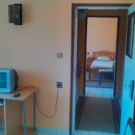 Famili Barba Yani Szálloda