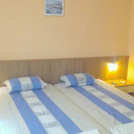 Szálloda Famili Barba Yani *