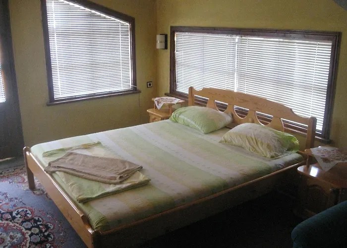 Famili Barba Yani فندق غولدن ساندز