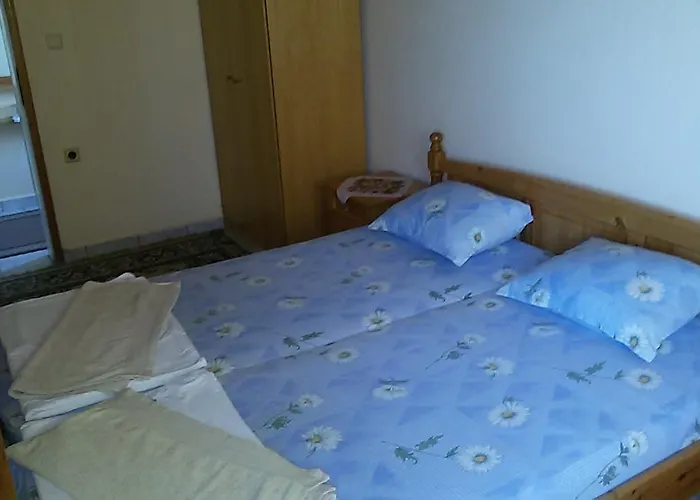 Famili Barba Yani غولدن ساندز