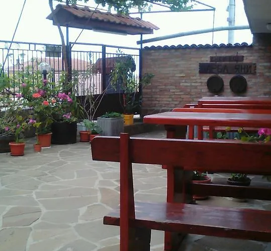 Famili Barba Yani فندق *