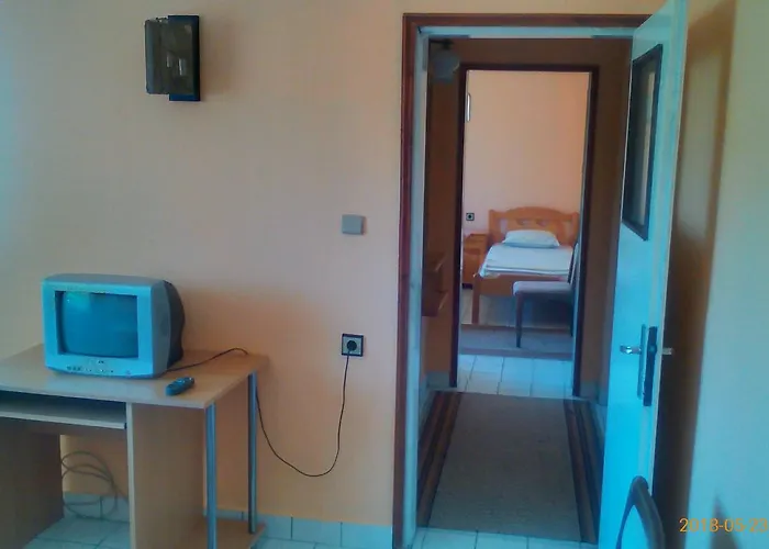 Famili Barba Yani فندق