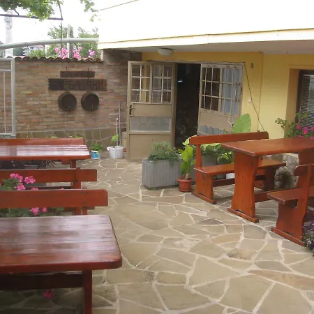 מלון Famili Barba Yani