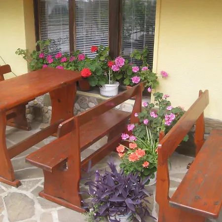 Famili Barba Yani מלון