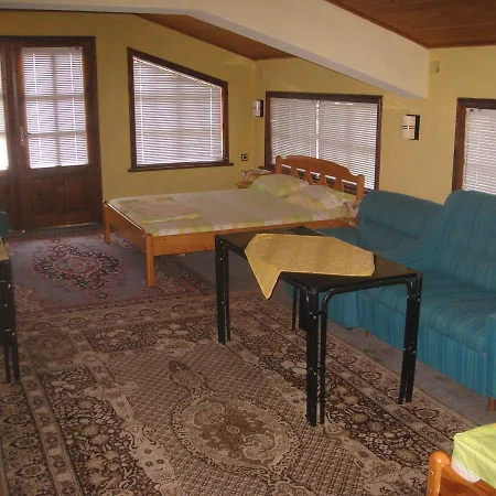 מלון Famili Barba Yani גולדן סנדס