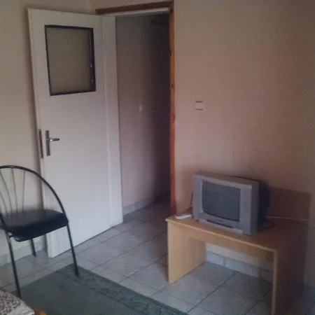 Famili Barba Yani מלון *