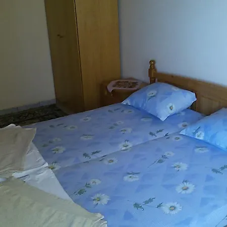 Famili Barba Yani גולדן סנדס