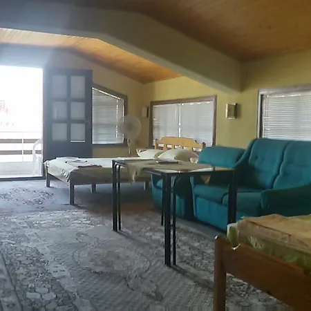 Famili Barba Yani גולדן סנדס