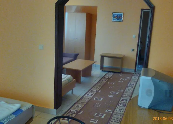 Famili Barba Yani Hotel *